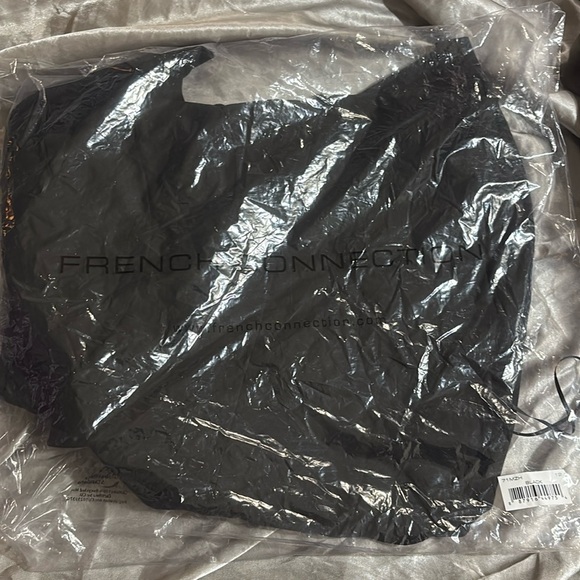 NEW IN BAG- FRENCH CONNECTION SLEEVELESS RUFFLE FRONT DRESS ZIPPER BACK - Picture 3 of 3